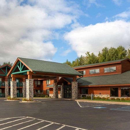Cobblestone Hotel & Suites - Ladysmith Esterno foto